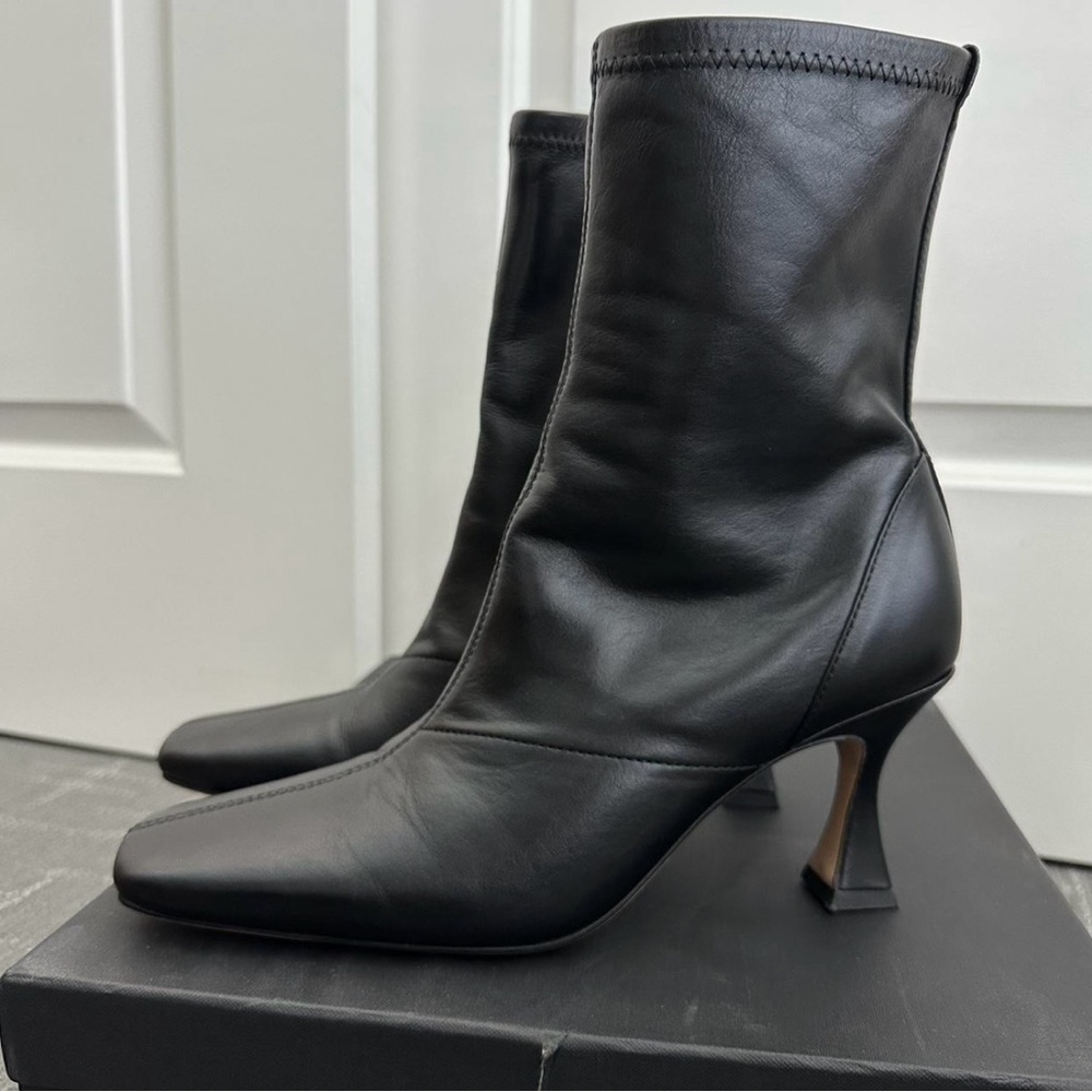 BLACK LEATHER TONY BIANCO FOMO ANKLE BOOTS (SZ 8)